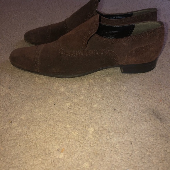 Bally’s of Switzerland. Brown suede cap-toe loafers w/high vamp main image 7